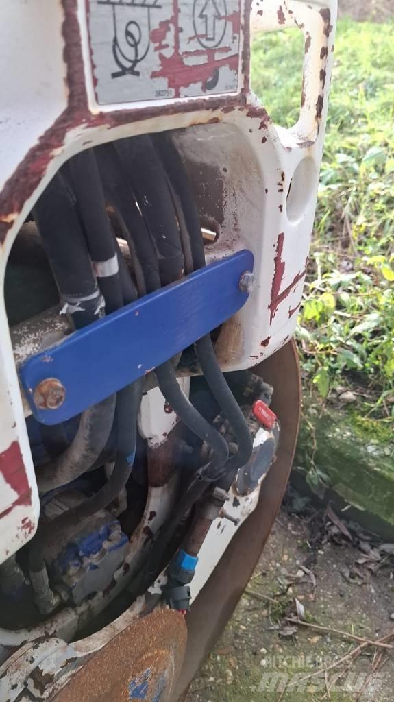 Dynapac CC1200 VI Porinių būgnų volai