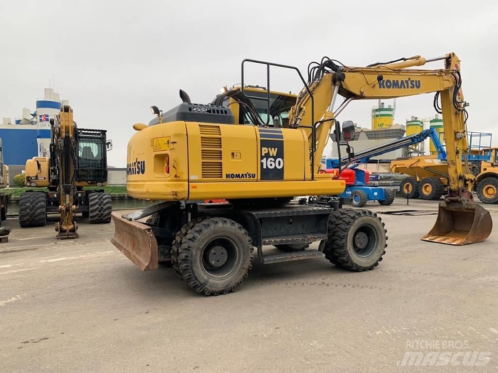 Komatsu PW160-8 Ratiniai ekskavatoriai