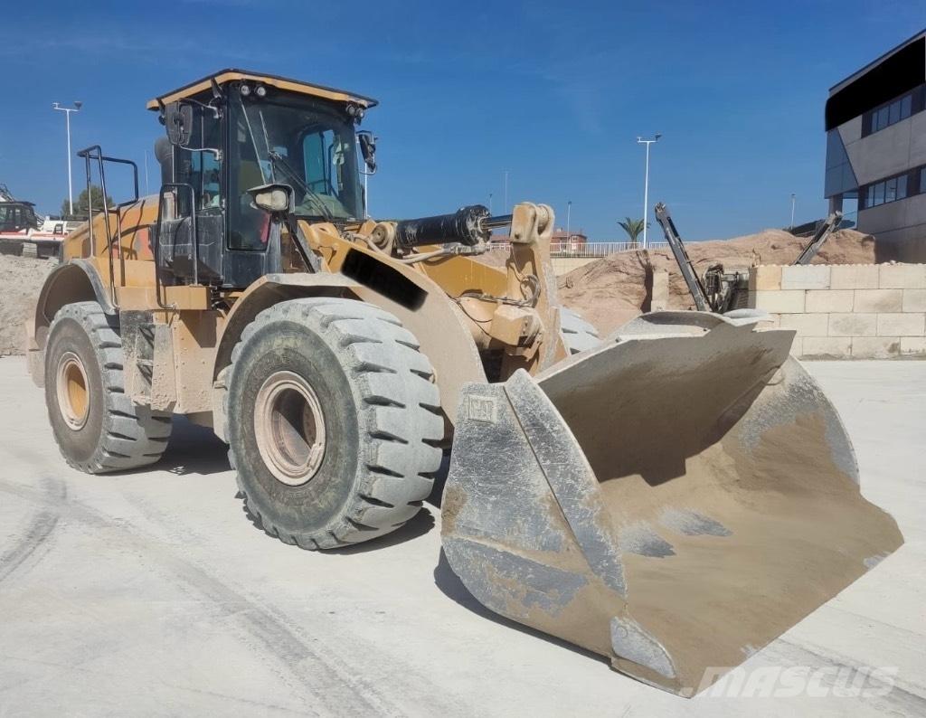 CAT 966 M Naudoti ratiniai krautuvai