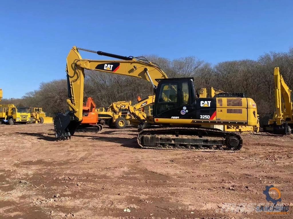 CAT 325 D Vikšriniai ekskavatoriai