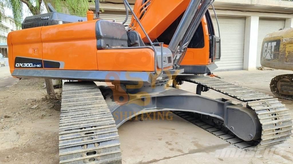 Doosan DX 300 Vikšriniai ekskavatoriai