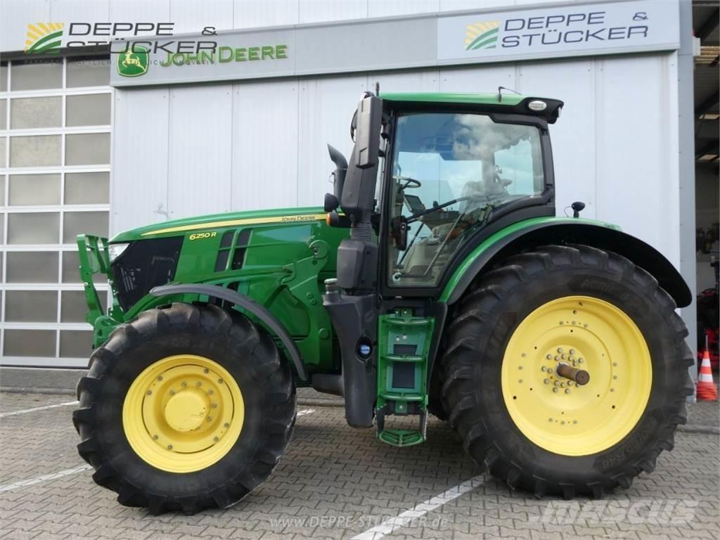 John Deere 6250R Traktoriai