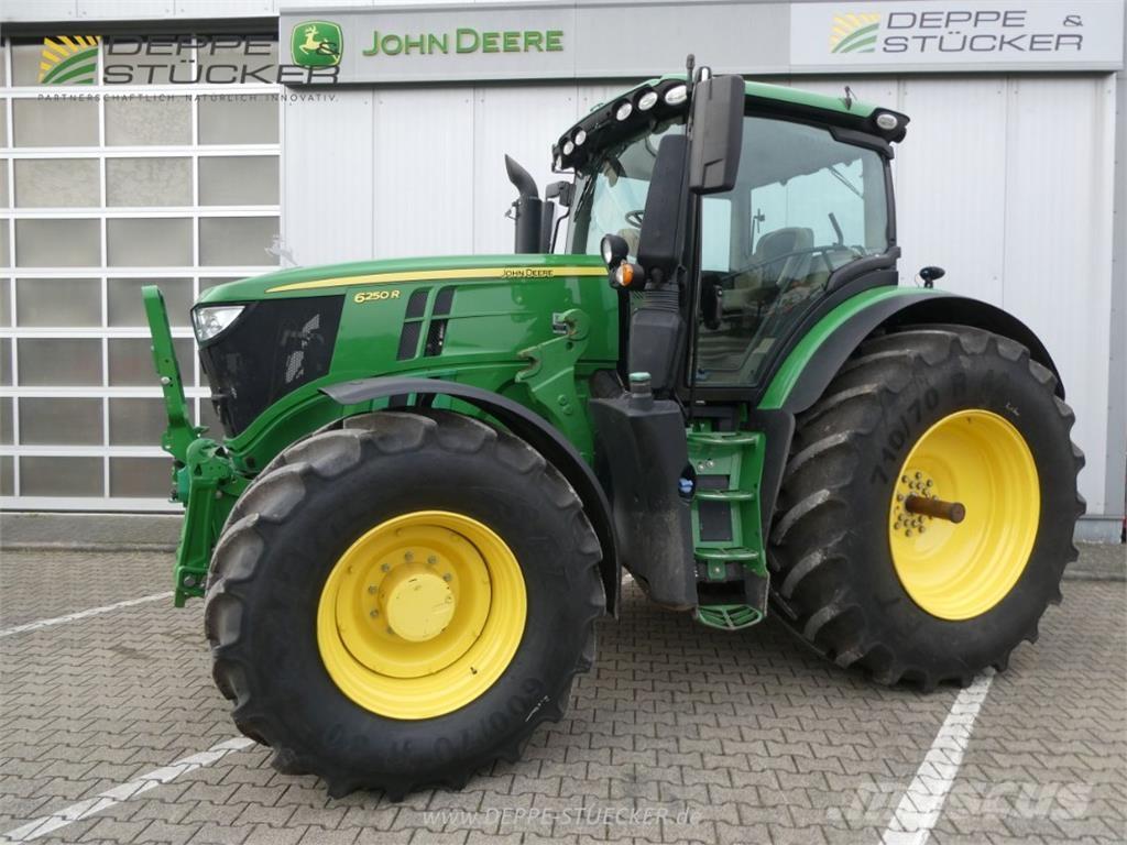 John Deere 6250R Traktoriai