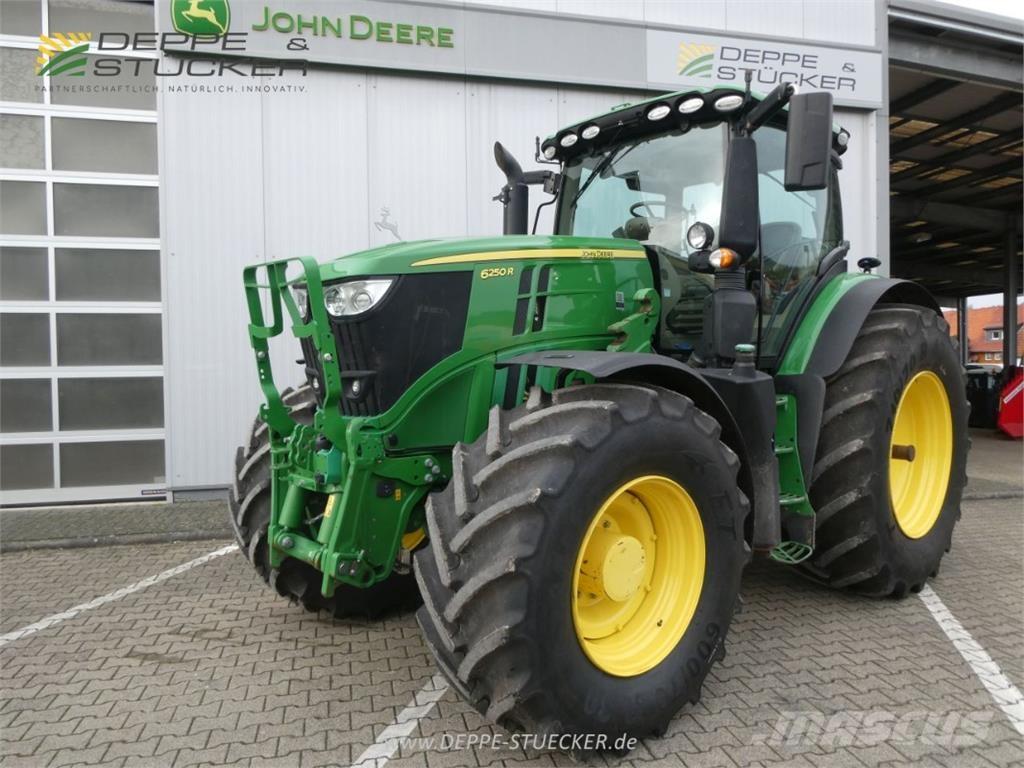 John Deere 6250R Traktoriai