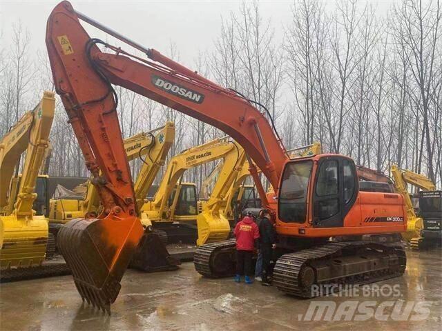 Doosan DX300LC Vikšriniai ekskavatoriai