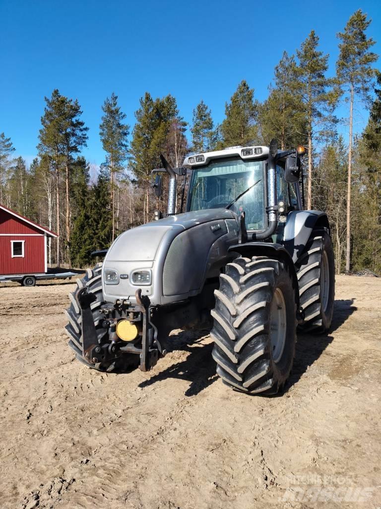 Valtra T130 Hi-Tek Traktoriai