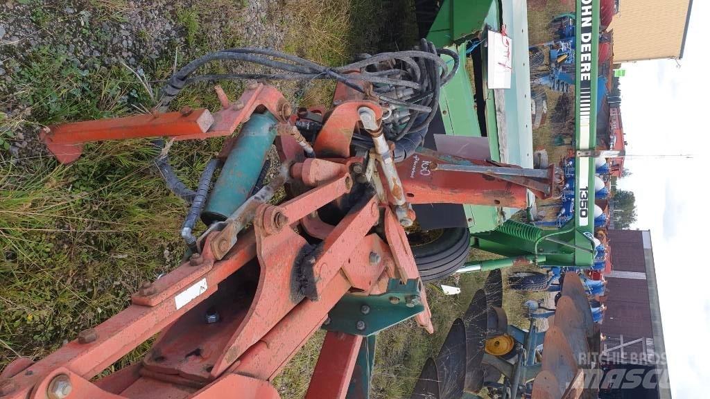 Kverneland EG85 Apverčiamieji plūgai