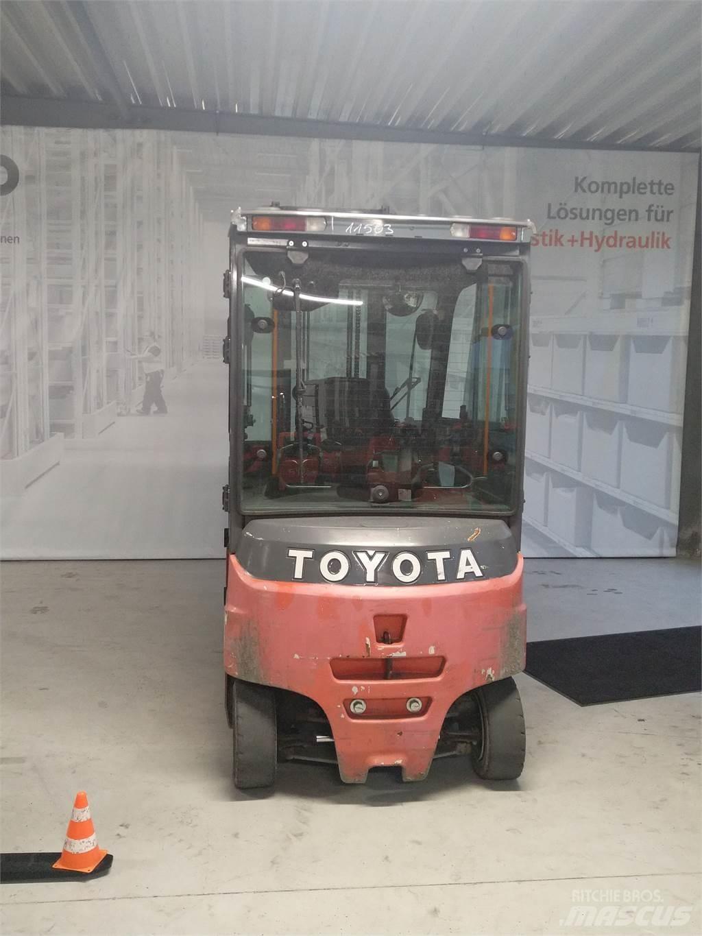 Toyota 8FBMT30 Elektriniai šakiniai krautuvai