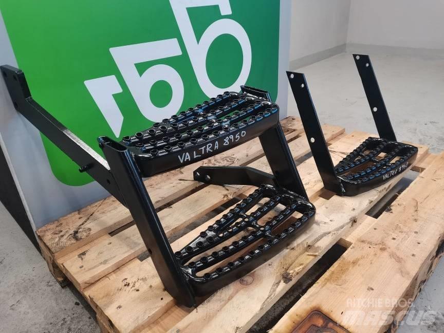 Valtra 8950  stairs Kabinos