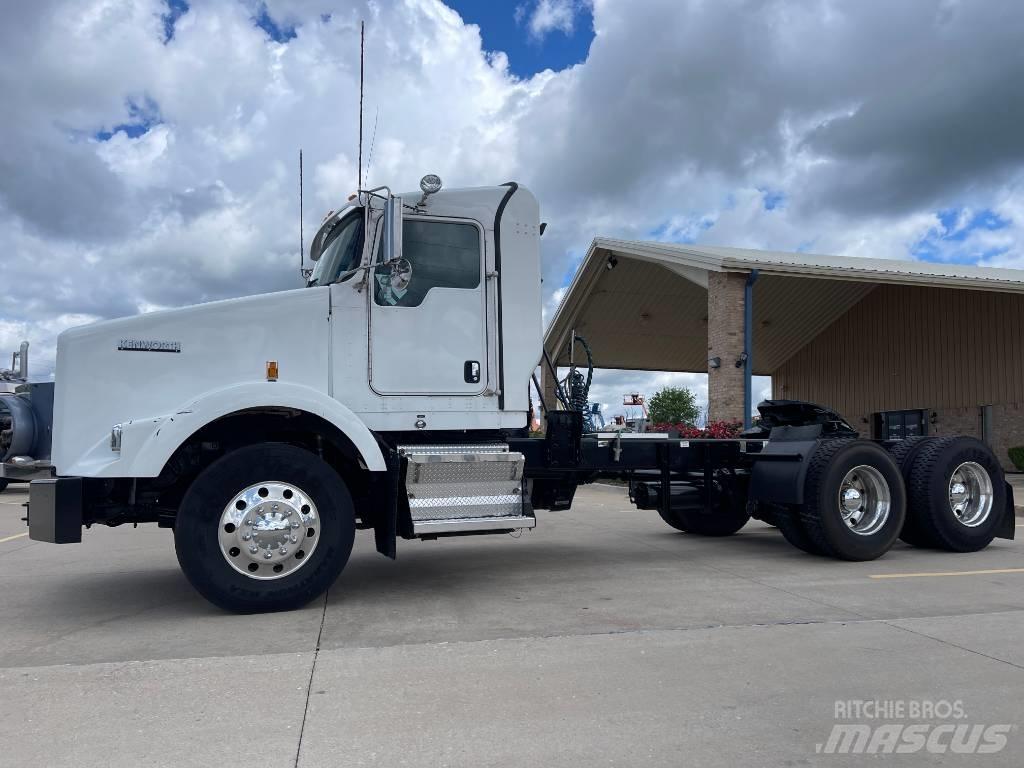 Kenworth T 800 Naudoti vilkikai