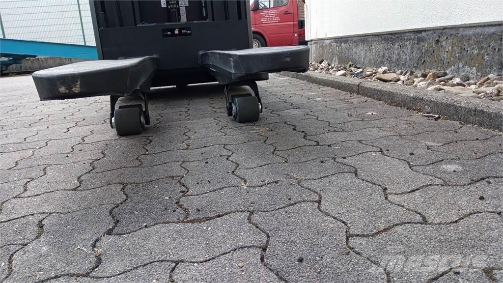 Toyota SWE160L Rankiniai vėžimėliai