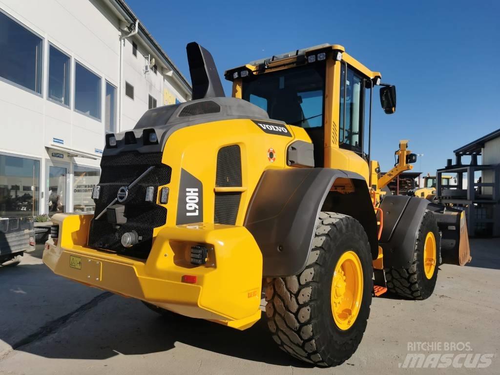 Volvo L 90 H Naudoti ratiniai krautuvai