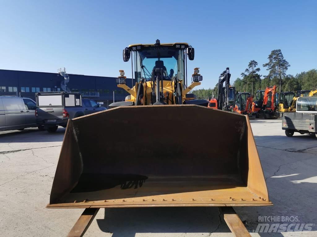 Volvo L 90 H Naudoti ratiniai krautuvai