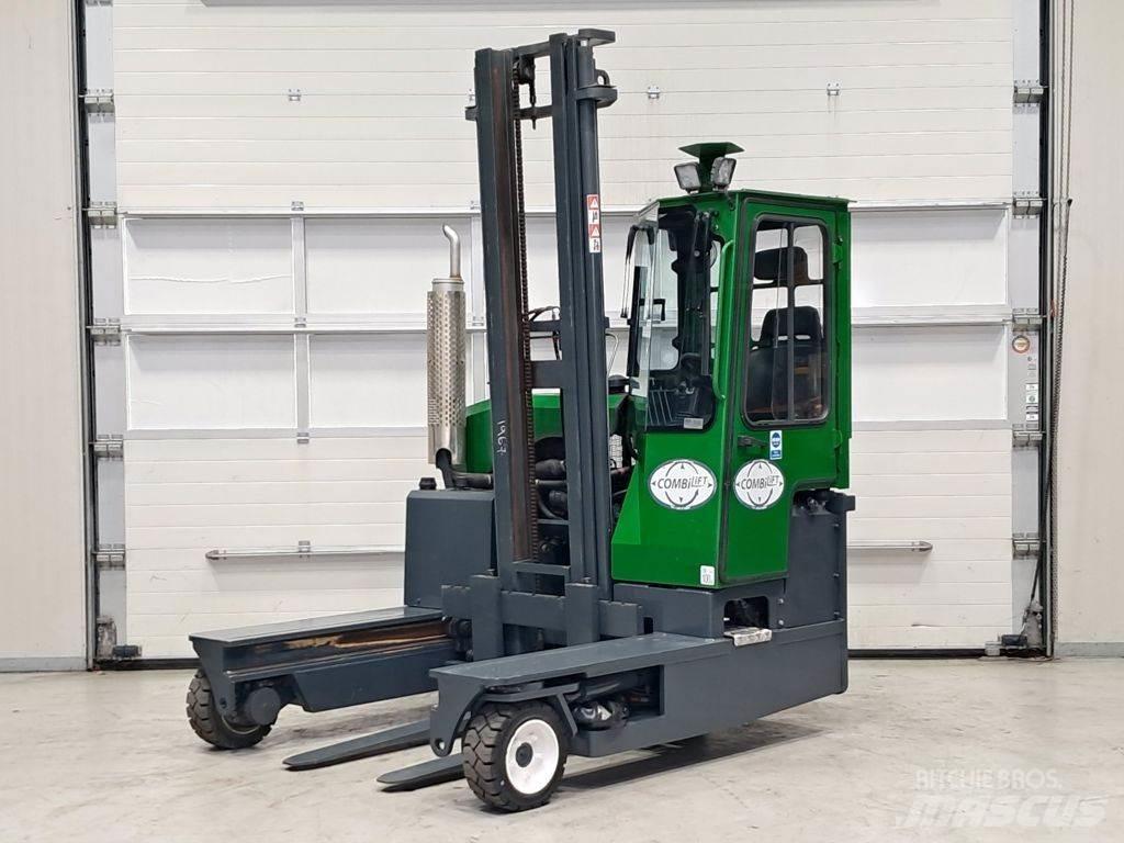 Combilift C3000 Krautuvai su pakrovimu iš šonų