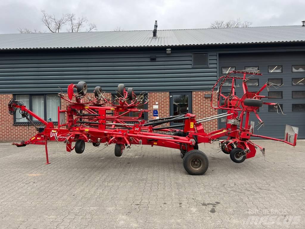 Lely Lotus 1325 Šieno grėbliai ir vartytuvai