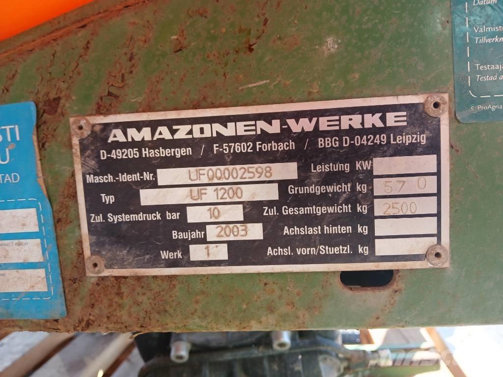 Amazone UF 1200 15m Įmontuoti purkštuvai