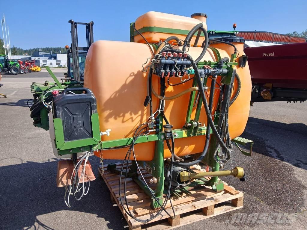 Amazone UF 1200 15m Įmontuoti purkštuvai