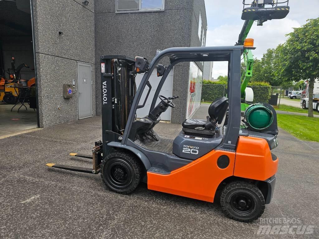 Toyota 02-8 FG F 20 LPG (dujiniai) krautuvai