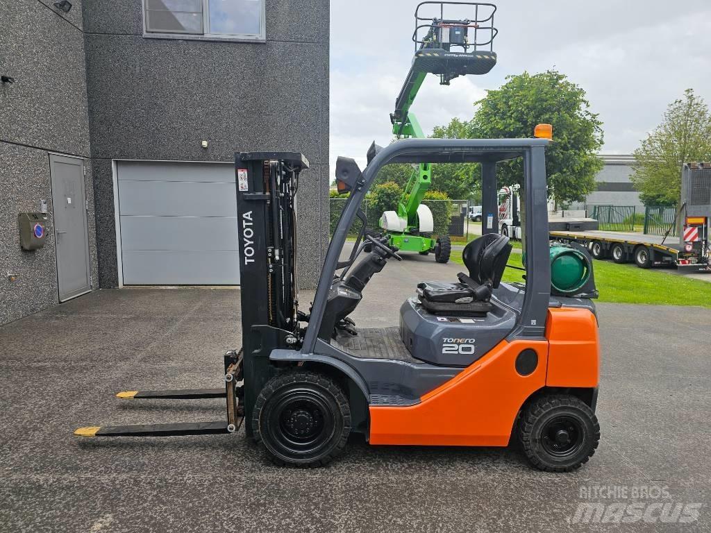 Toyota 02-8 FG F 20 LPG (dujiniai) krautuvai