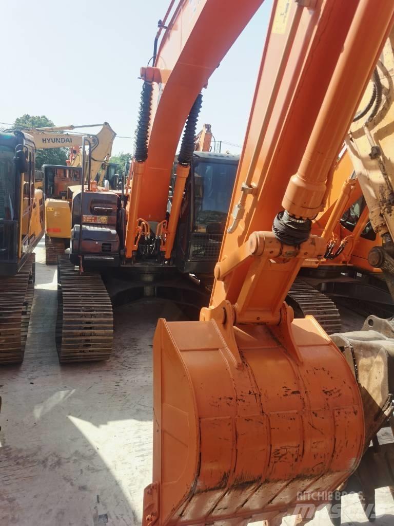 Hitachi ZX 210 Vikšriniai ekskavatoriai