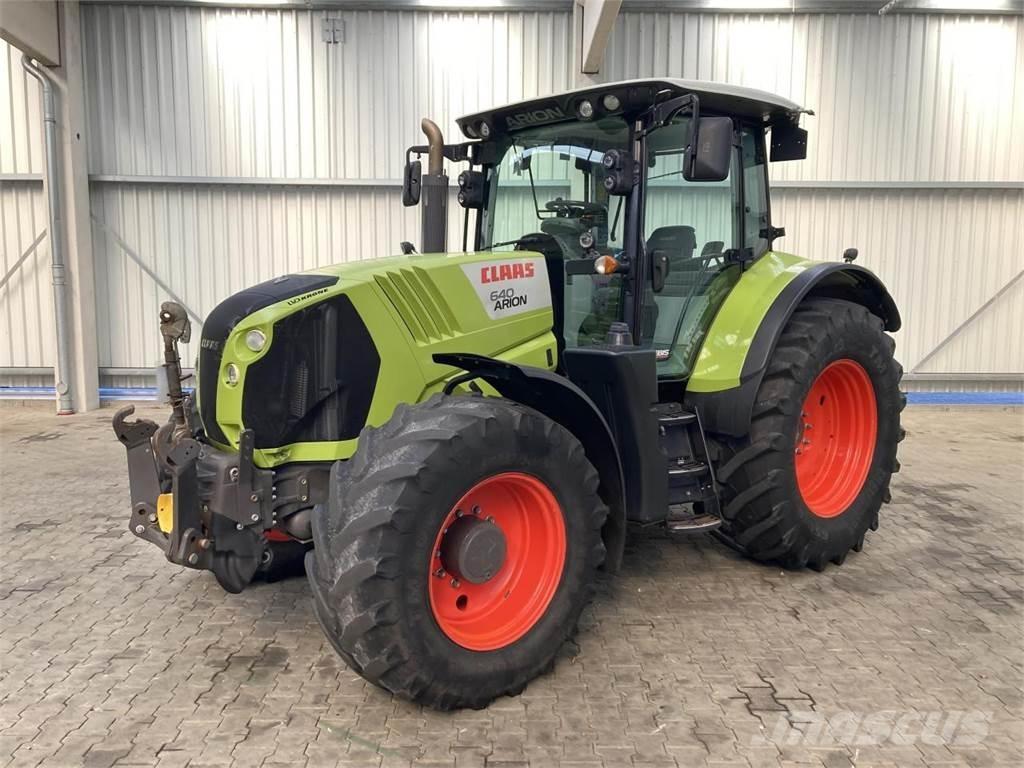 CLAAS Arion 640 Traktoriai