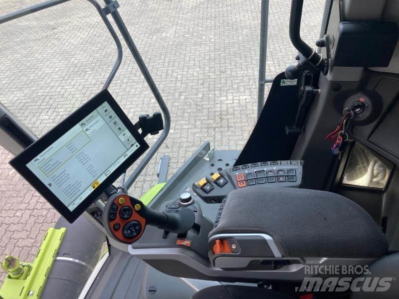 CLAAS LEXION 5400 Derliaus nuėmimo kombainai