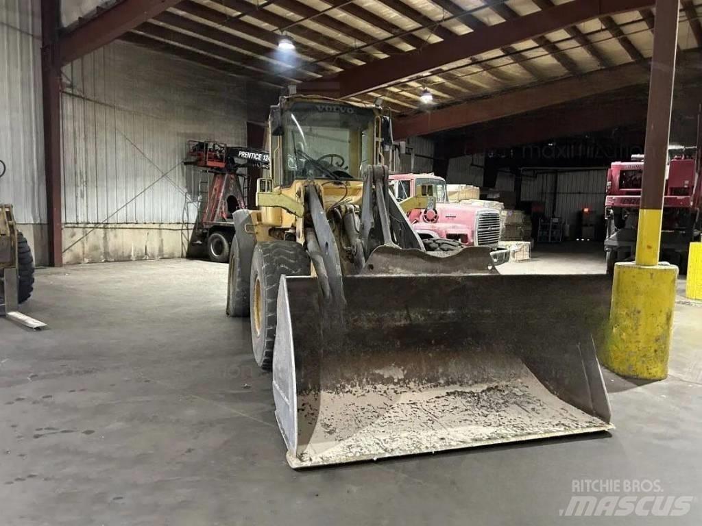 Volvo L 90 E Naudoti ratiniai krautuvai