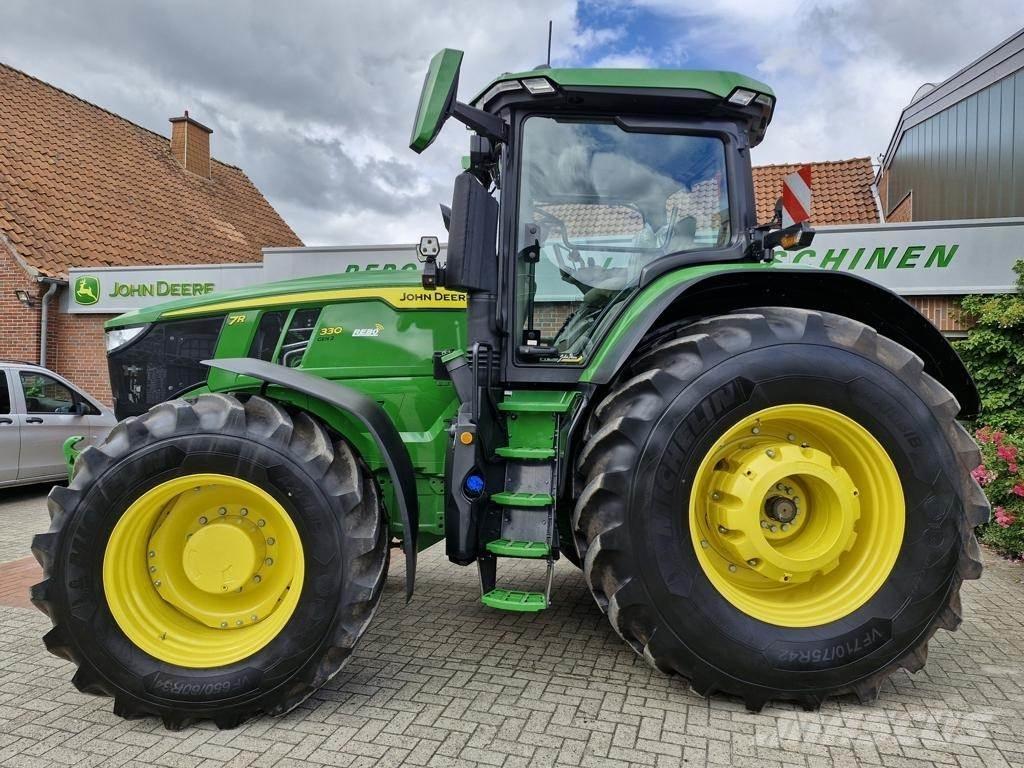 John Deere 7R330 Traktoriai