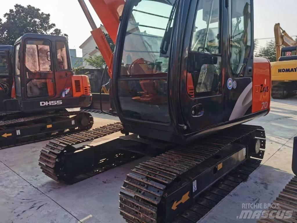 Hitachi ZX 70 Vidutinės galios ekskavatoriai 7-12 t