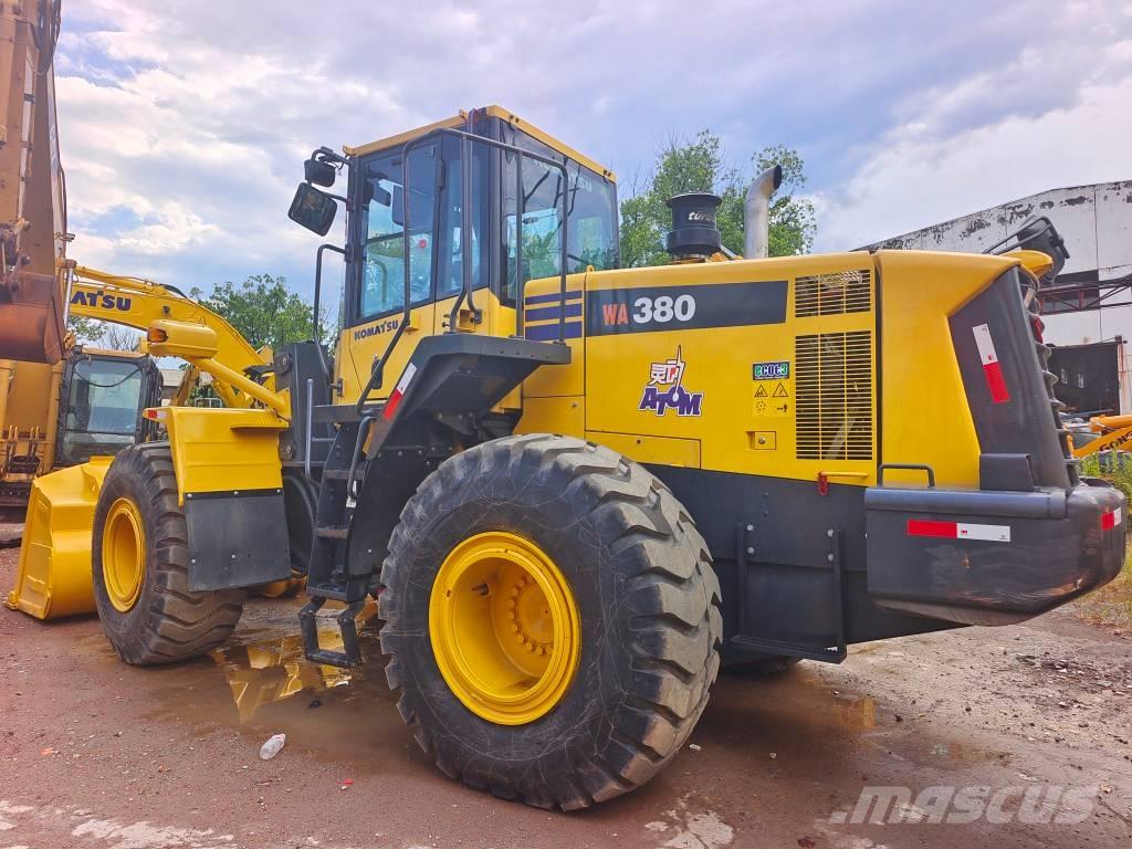 Komatsu WA 320-5 Naudoti ratiniai krautuvai