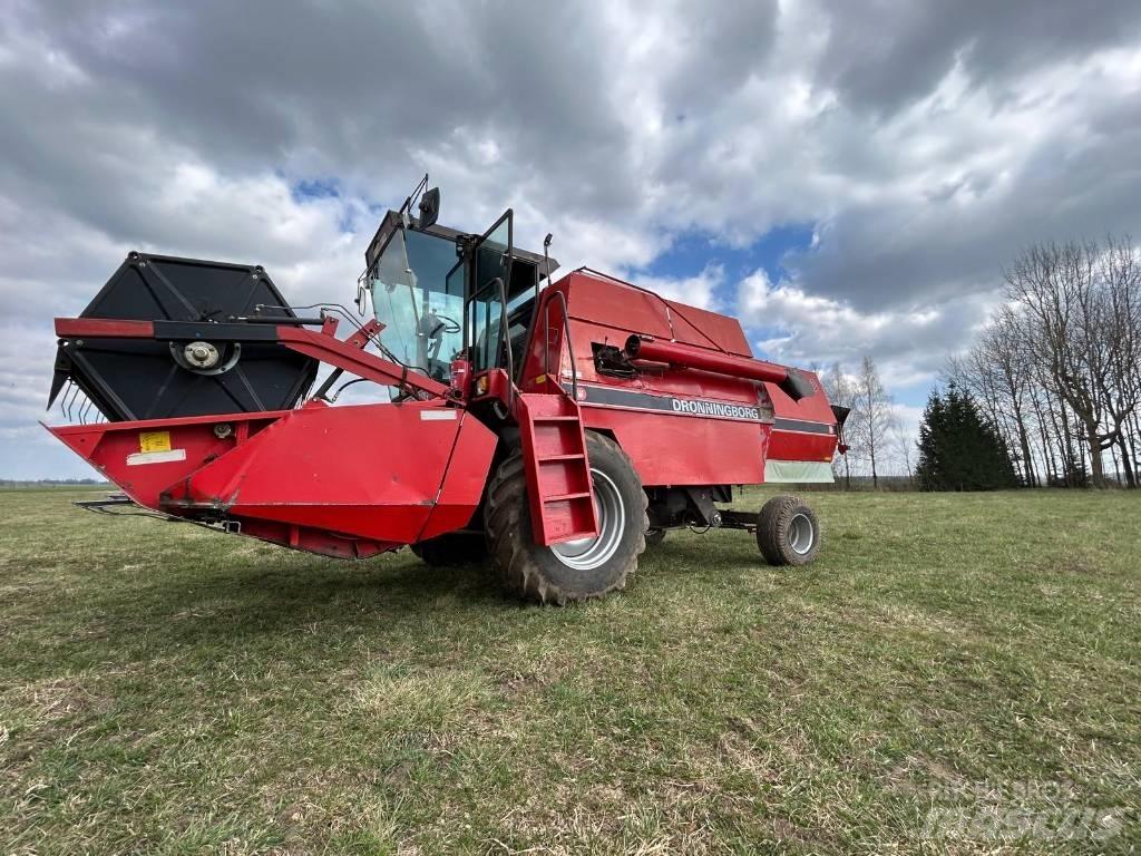 Dronningborg D4500 Derliaus nuėmimo kombainai