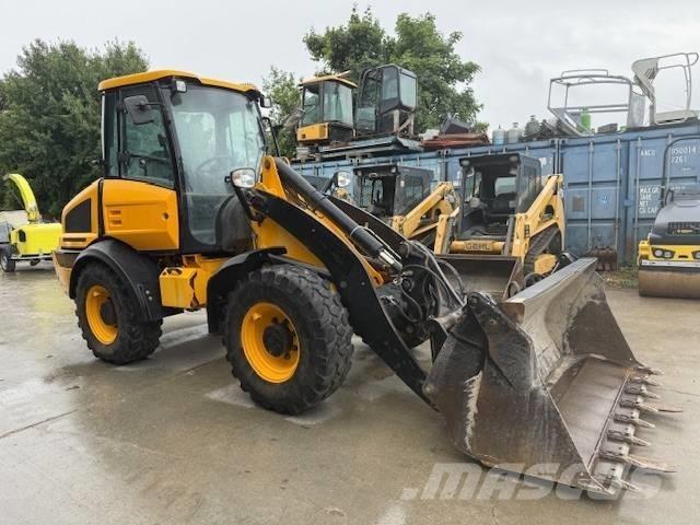 JCB 409 Naudoti ratiniai krautuvai