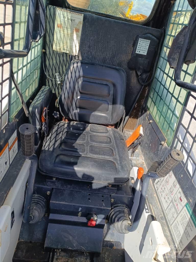 Bobcat 463 Krautuvai su šoniniu pasukimu