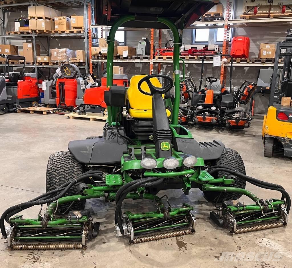 John Deere 7500A Savaeigės žoliapjovės
