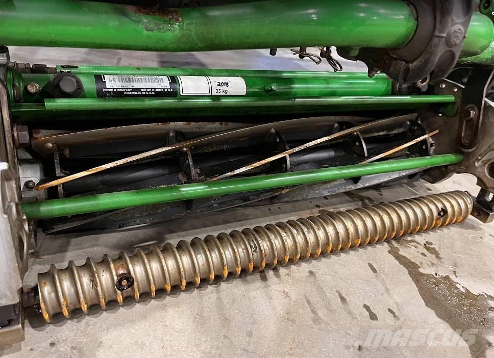 John Deere 7500A Savaeigės žoliapjovės