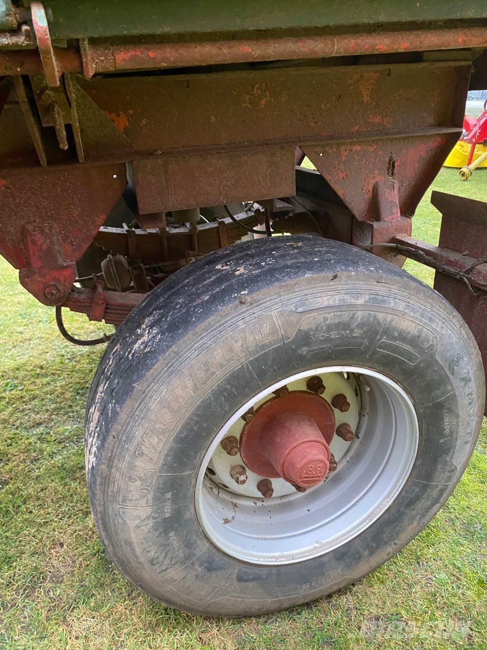 Blumhardt 16t Savivartės priekabos