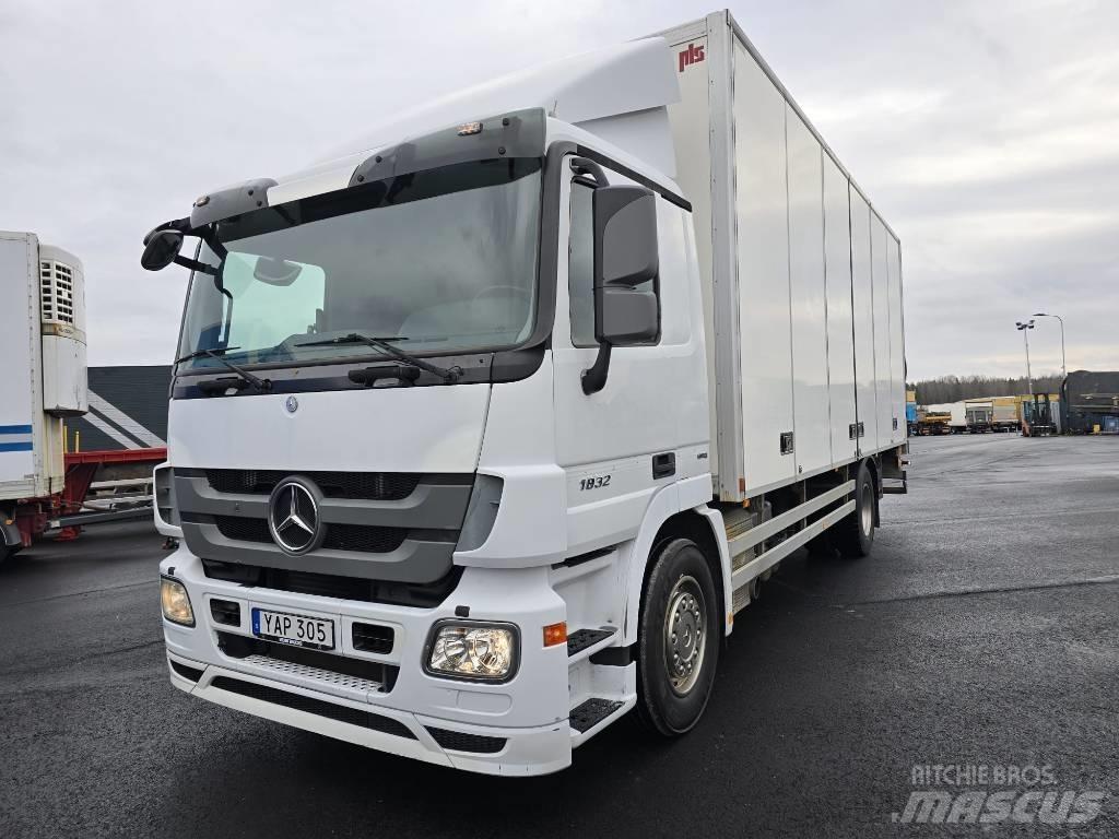 Mercedes-Benz 1832 Sunkvežimiai su dengtu kėbulu