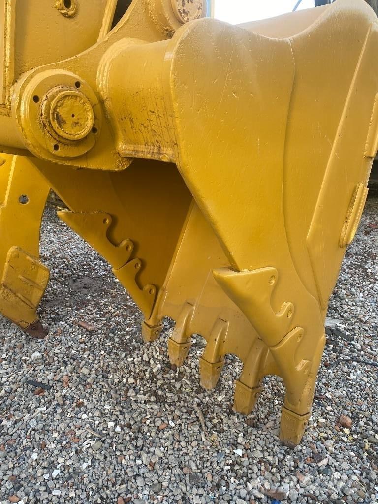 CAT 320 C L Vikšriniai ekskavatoriai