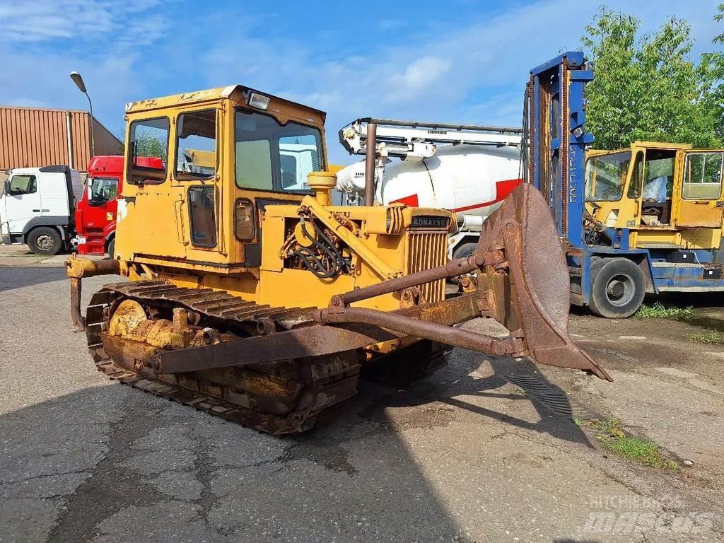 Komatsu D45-1 Vikšriniai buldozeriai
