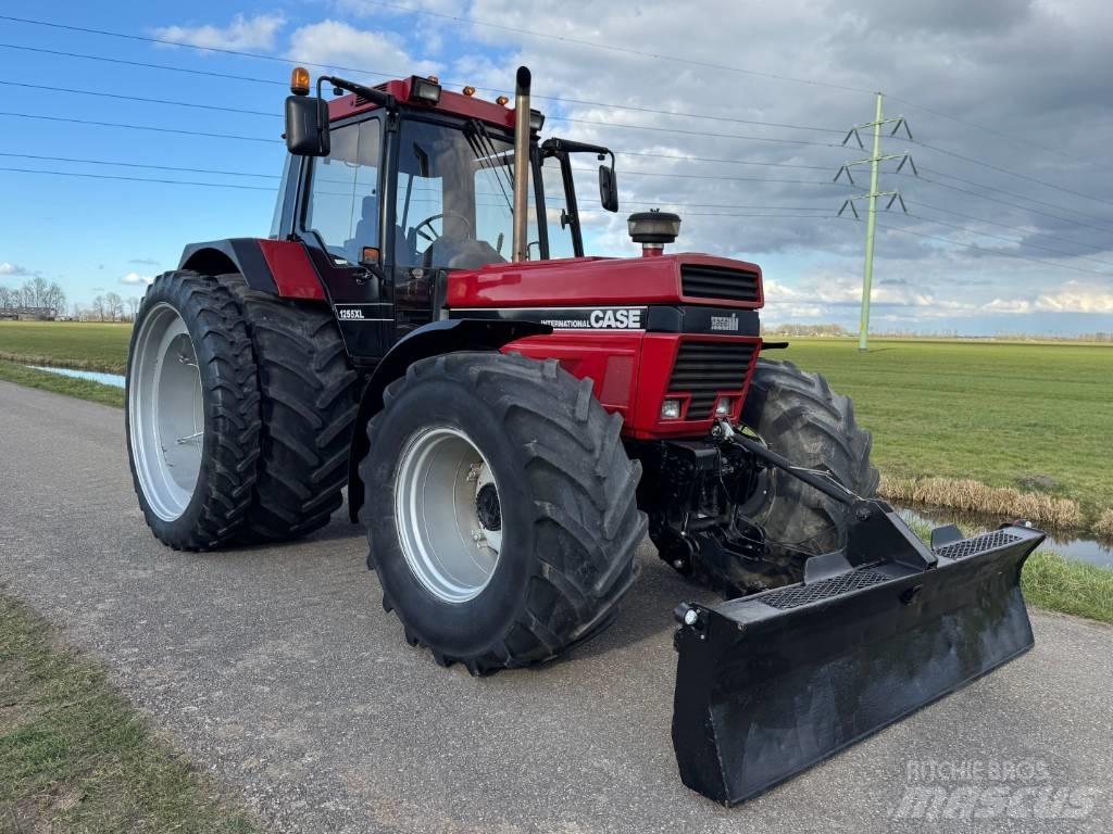 Case IH 1255 XL Traktoriai