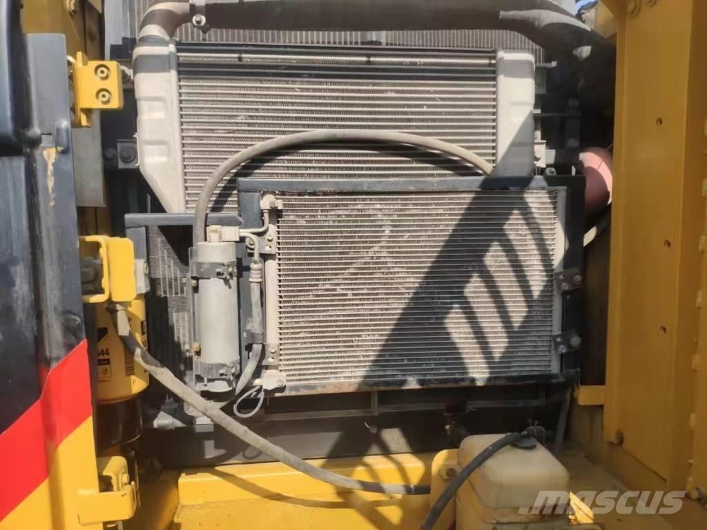 CAT 320 B Vikšriniai ekskavatoriai