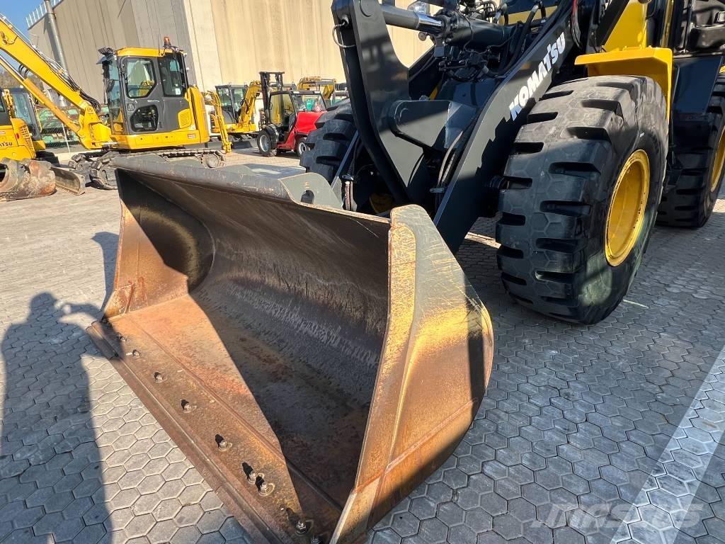 Komatsu WA 250 PZ-6 Naudoti ratiniai krautuvai