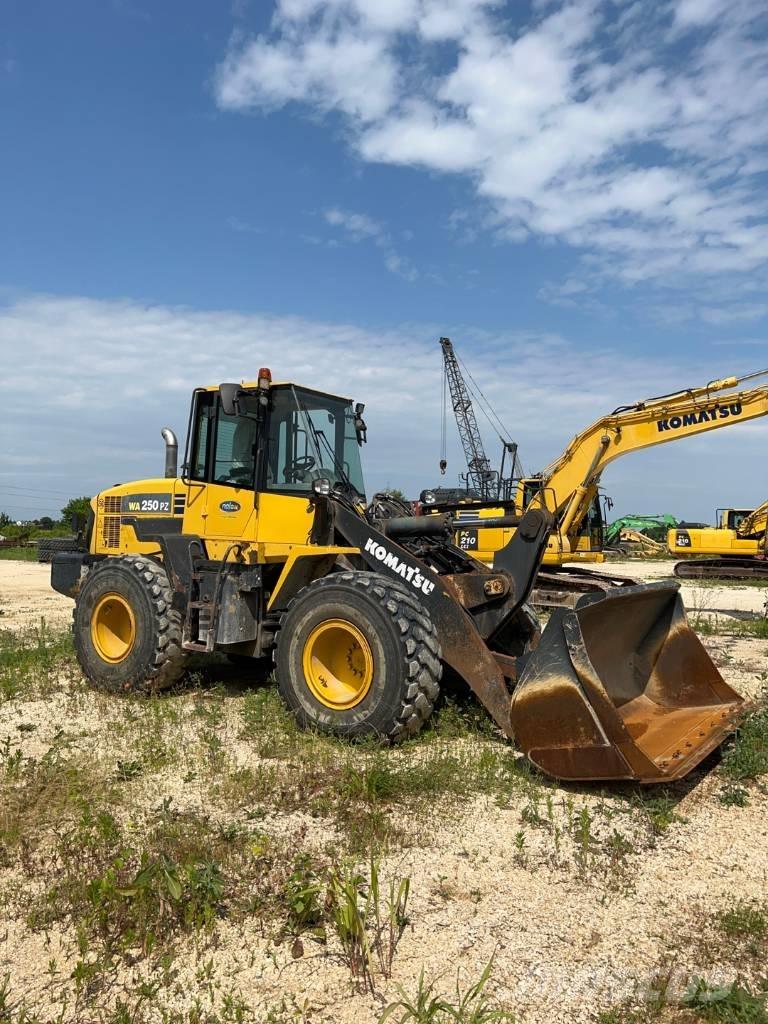Komatsu WA 250 PZ-6 Naudoti ratiniai krautuvai