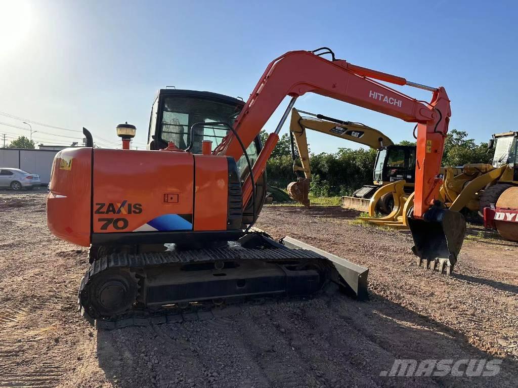 Hitachi ZX70 Vidutinės galios ekskavatoriai 7-12 t