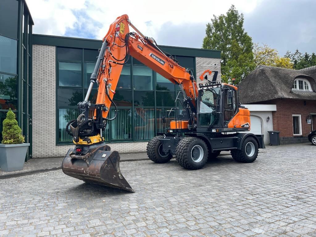 Develon DX 160 W-7 Ratiniai ekskavatoriai