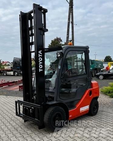 Toyota 02-8 FG F 25 LPG (dujiniai) krautuvai