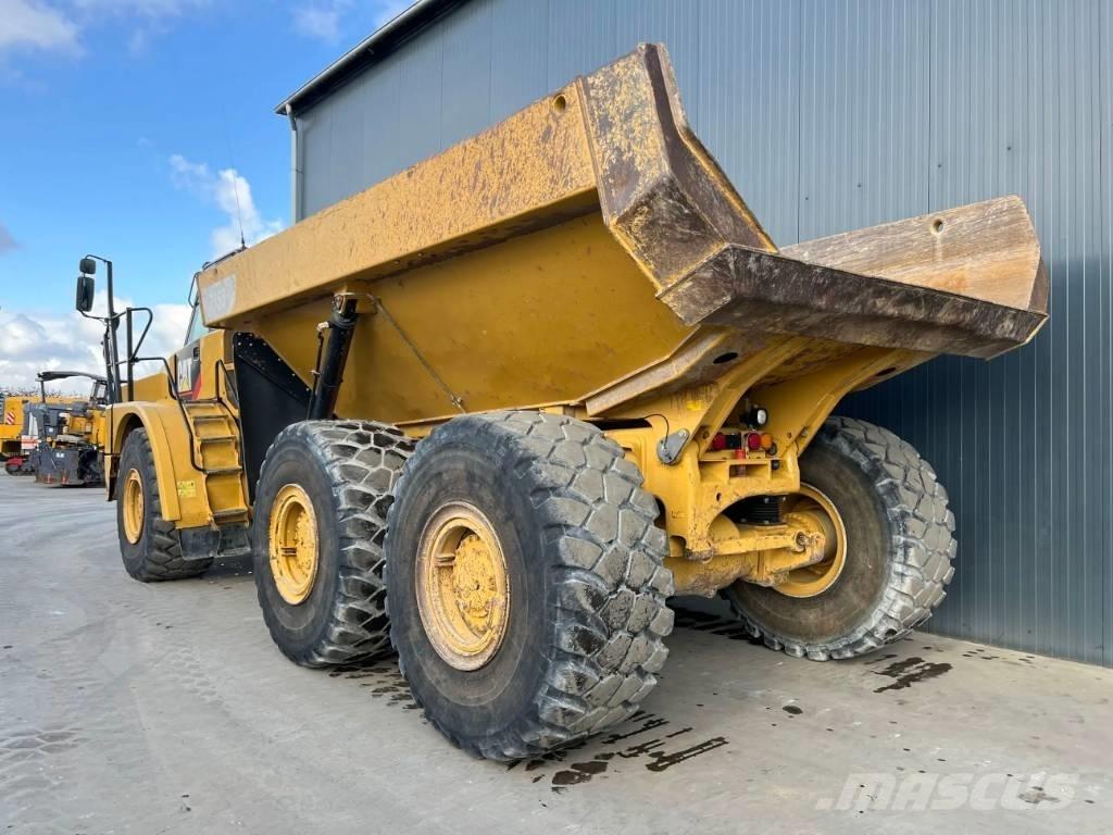 CAT 735 | 735B Karjeriniai savivarčiai