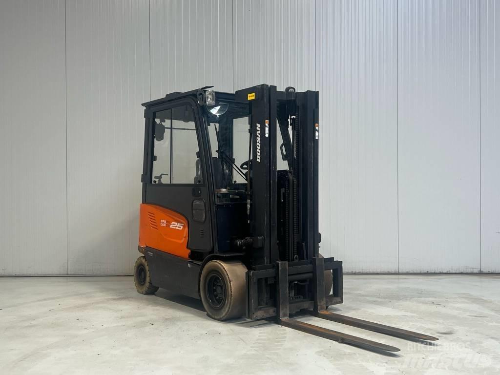 Doosan B25X-7 Elektriniai šakiniai krautuvai