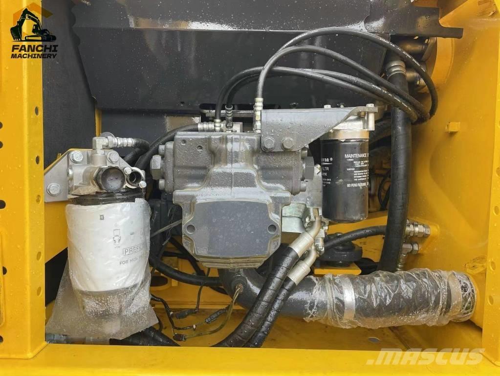 Komatsu PC240 Vikšriniai ekskavatoriai