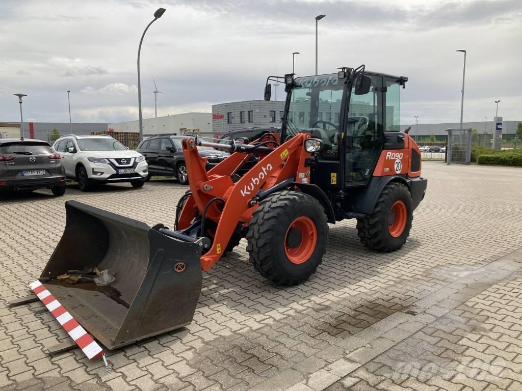 Kubota R 090 Krautuvai su šoniniu pasukimu